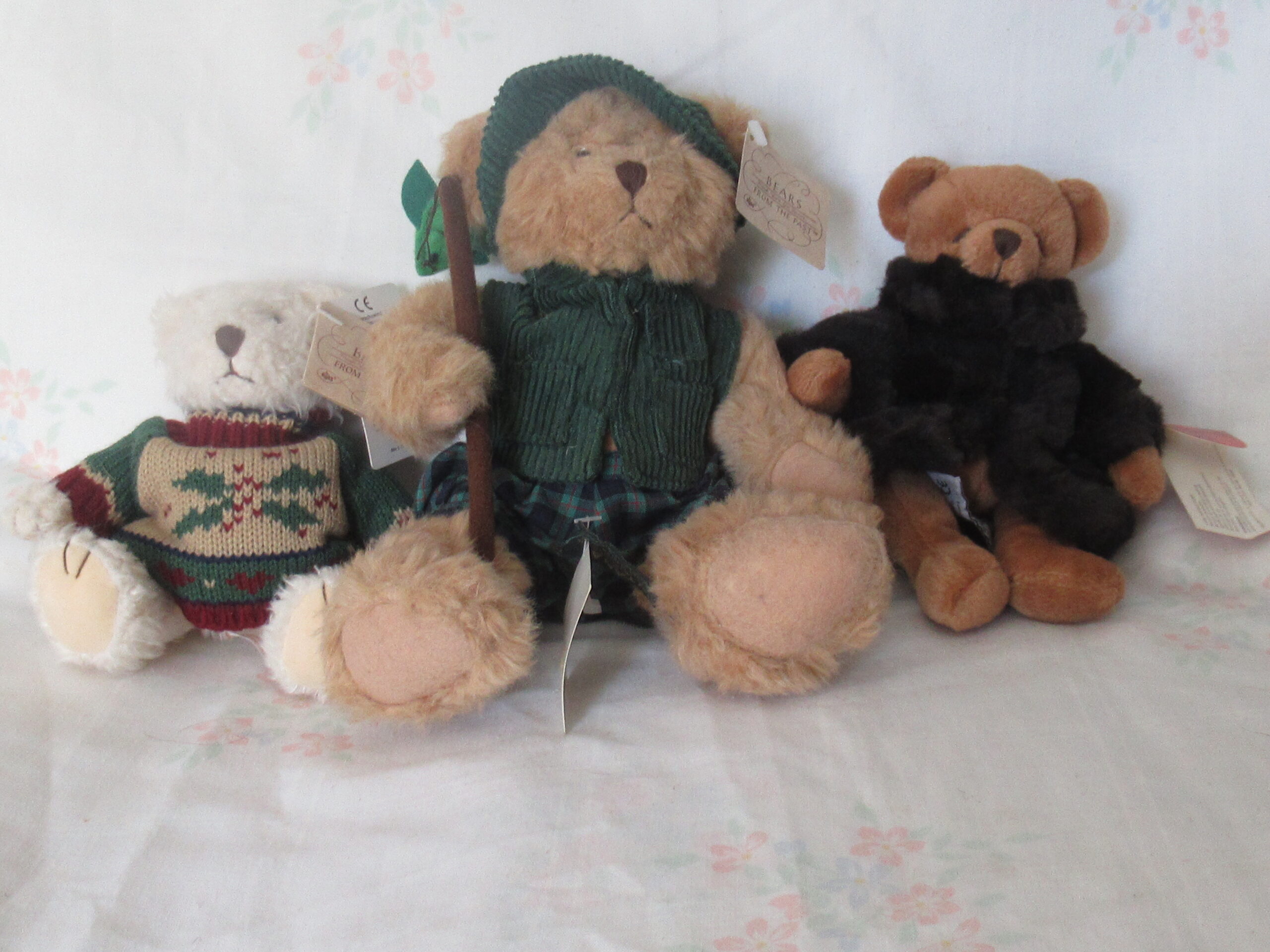 Russ Teddy Bears - Montana, Fortuna, Bear with Sweater