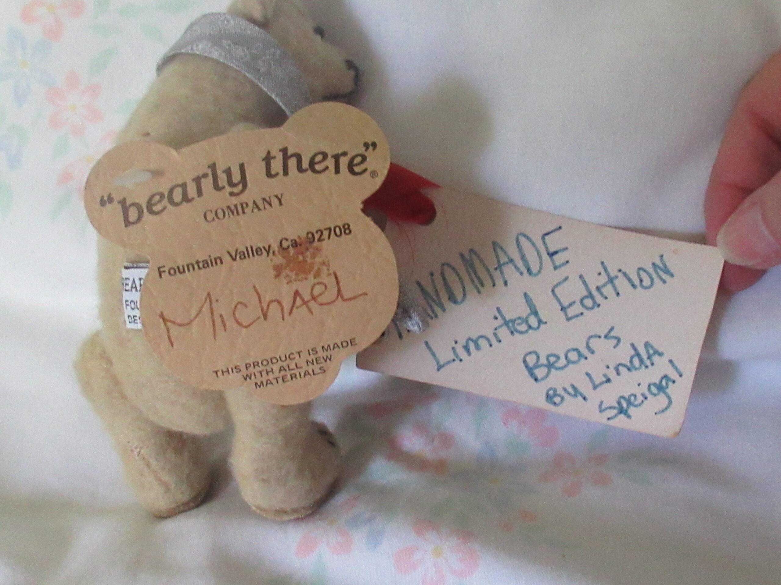 Artist Bear - Michael - Linda Spiegel Bearly There Company - Image 3