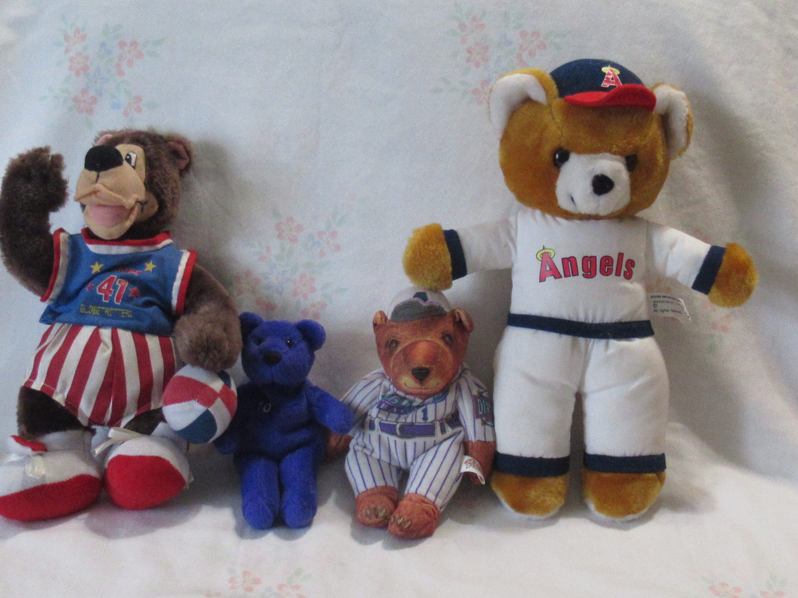 Harlem Globetrotters, Bichette, Diamond Backs, Angels Bear