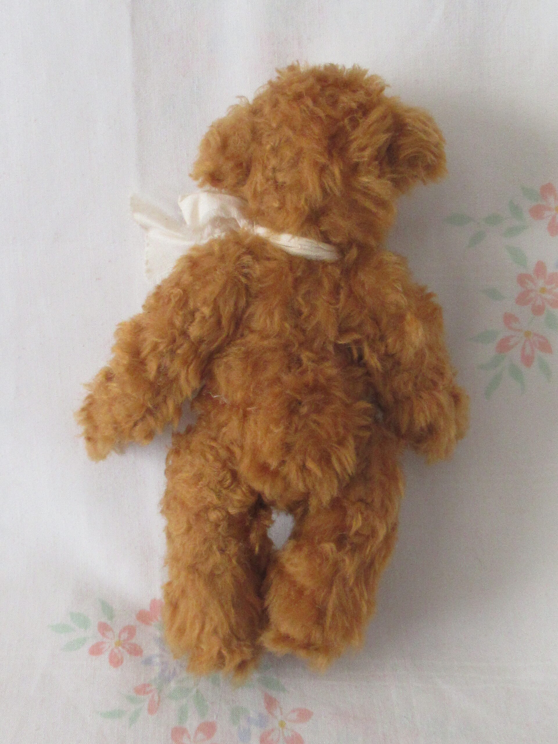 7.5 Inch Jointed Brown Teddy Bear with Cream Bow - Image 3