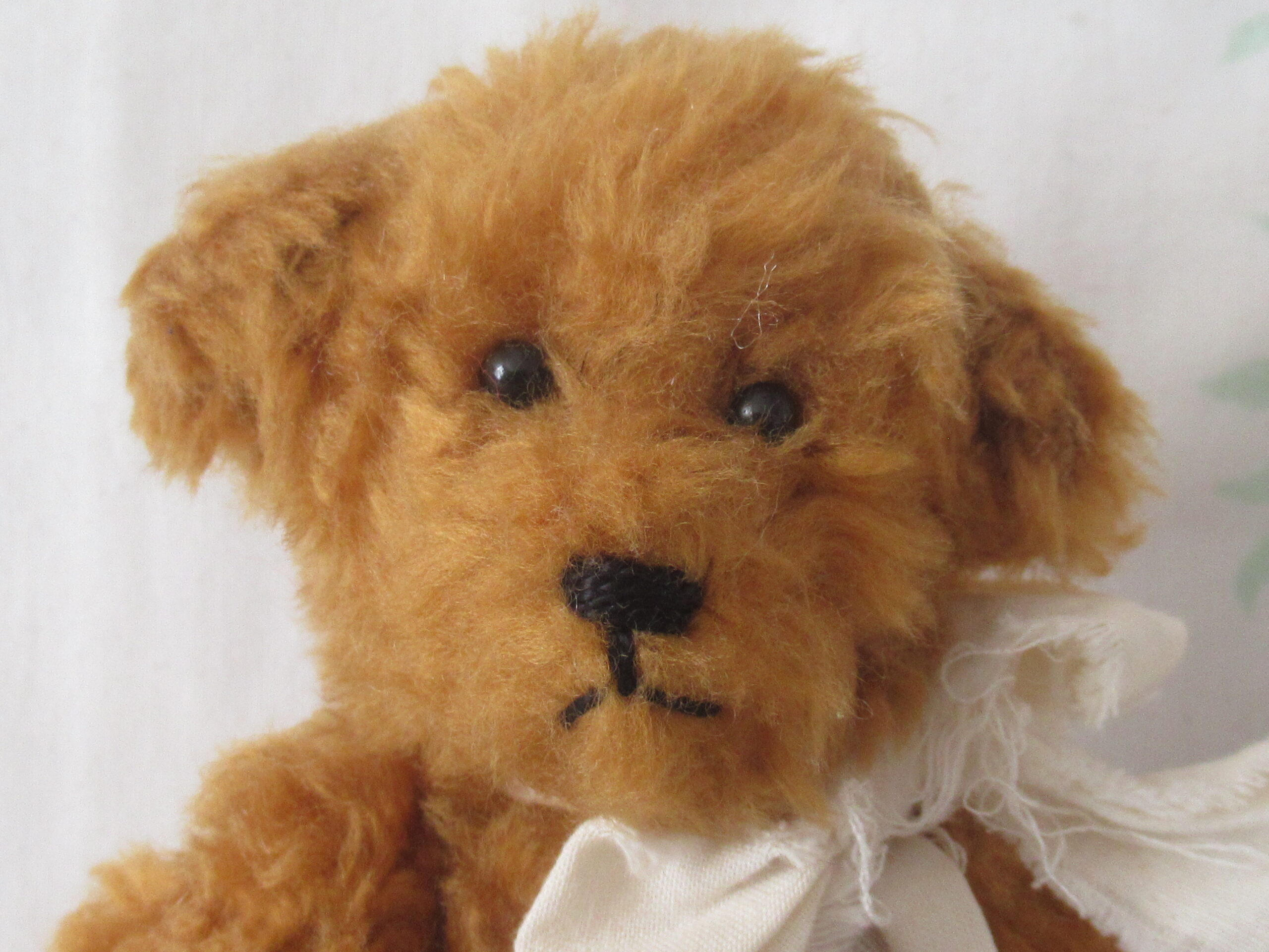 7.5 Inch Jointed Brown Teddy Bear with Cream Bow - Image 2
