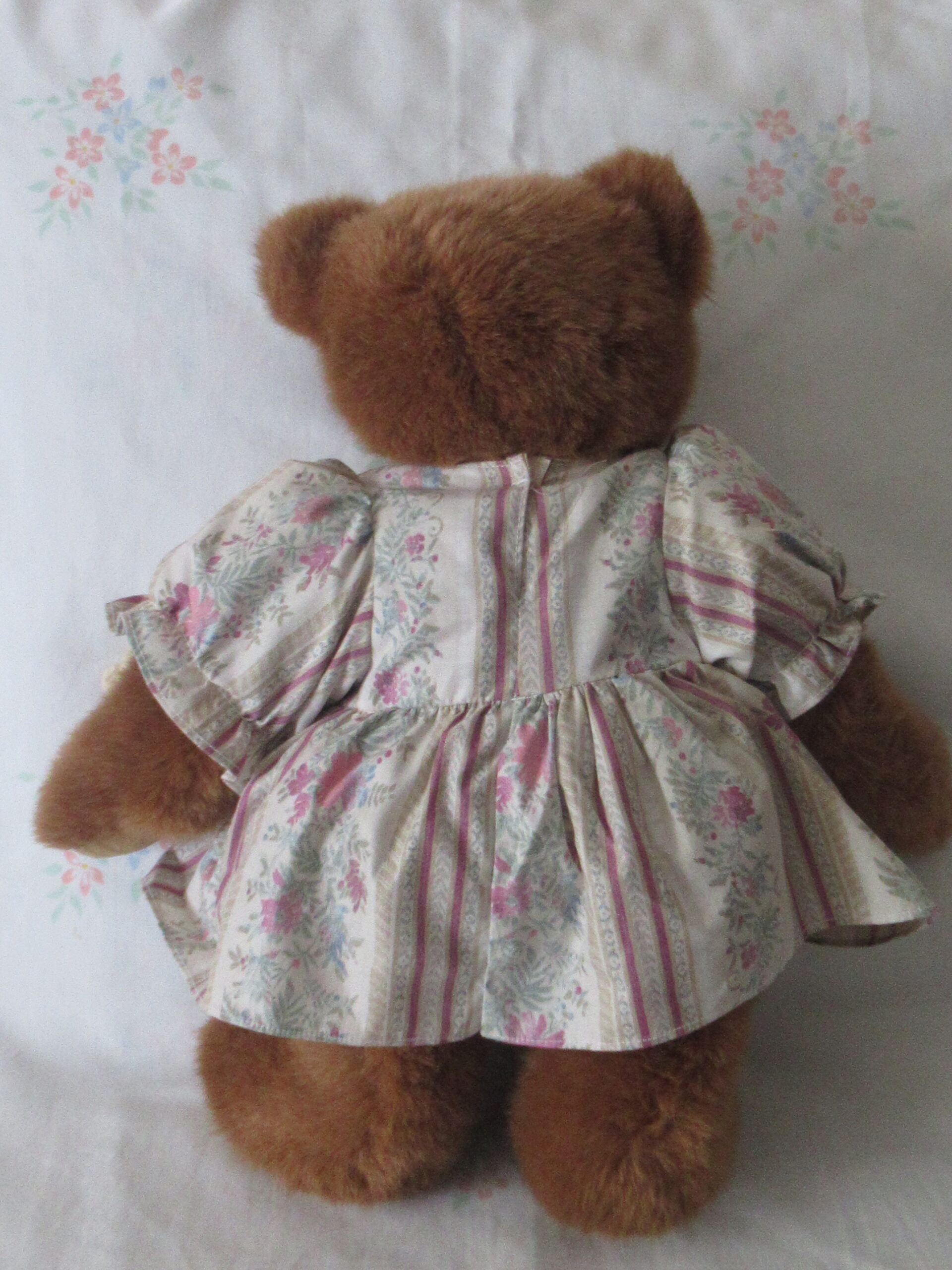 Emily - The Bialosky Treasury - Commonwealth 1995 - Image 3