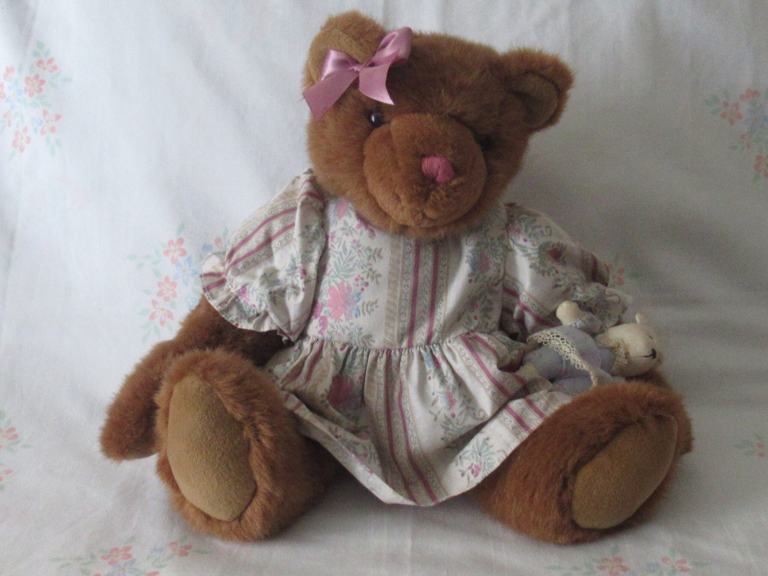 Emily - The Bialosky Treasury - Commonwealth 1995 - Image 4