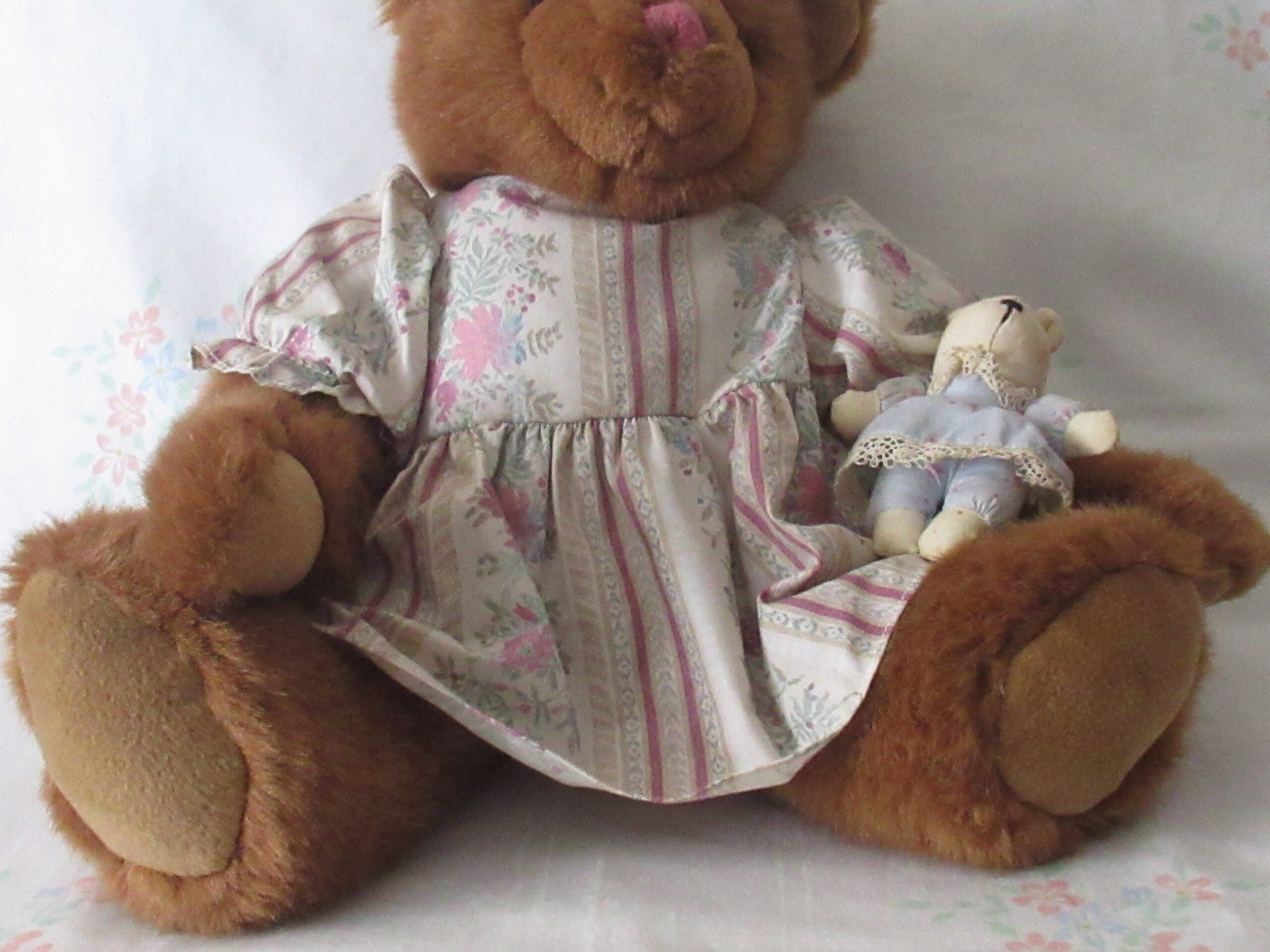 Emily - The Bialosky Treasury - Commonwealth 1995 - Image 5