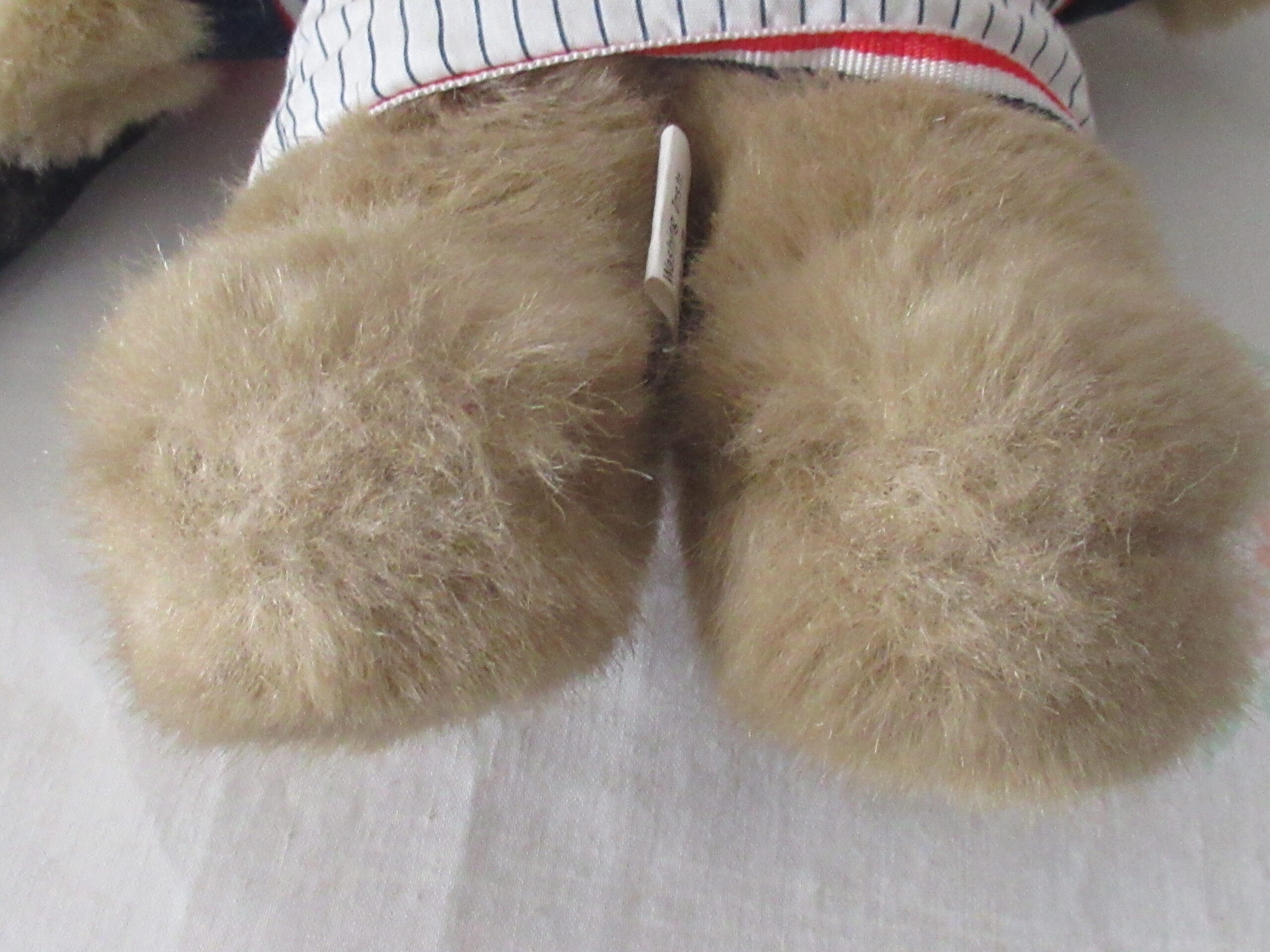 Heartline Snuggables - Slugger with Bears Shirt - Image 4